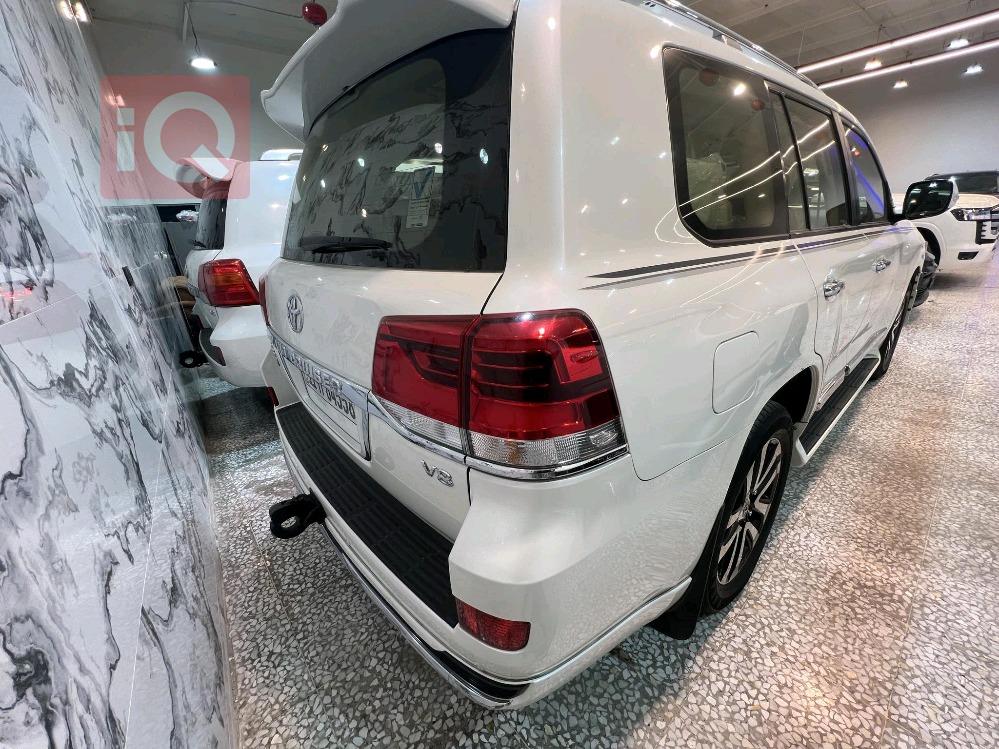 تويوتا لاندكروزر